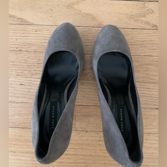 ZARA - Grey suede high heels w platform - size 8 - like new condition - Picture 4 of 11